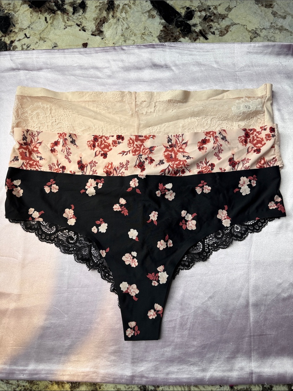 Marilyn Monroe Floral Lace-Trim Hipster Panties - Black, Blush & Cream